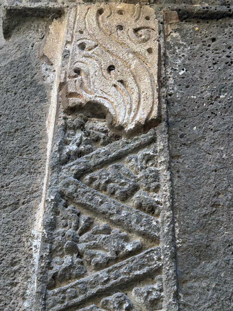 Designs on walls of kailasa temple